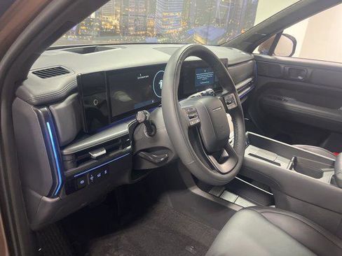 New 2025 Hyundai Santa Fe Calligraphy AWD/4WD image 9