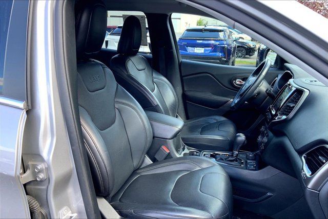 Used 2019 Jeep Cherokee Limited w/ Luxury Group AWD/4WD image 6