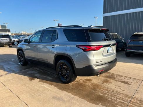 Used 2023 Chevrolet Traverse LS w/ Midnight/Sport Edition FWD image 2