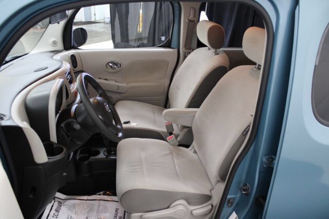 Used 2009 Nissan Cube 1.8 S w/ Interior Designer Pkg FWD image 12