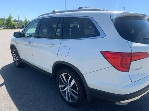 Used 2018 Honda Pilot Touring image 10