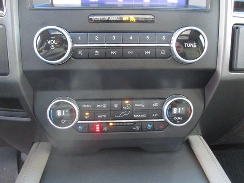 Used 2021 Ford Expedition XLT image 13