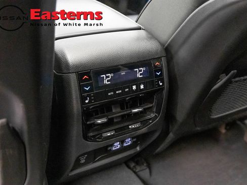 Used 2023 Jeep Grand Cherokee Overland w/ Advanced Protech Group III AWD/4WD image 24