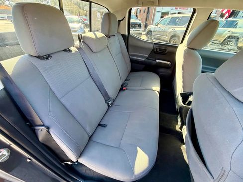 Used 2019 Toyota Tacoma SR5 image 10