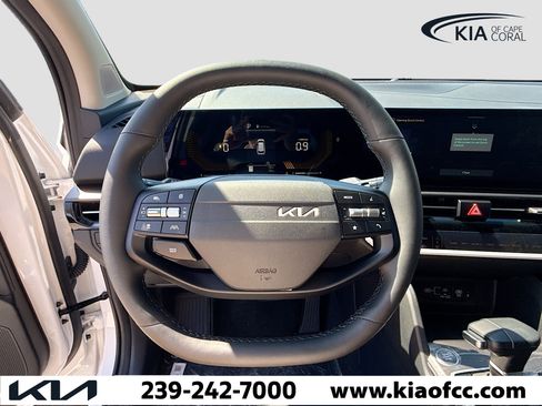 New 2026 Kia Sportage EX image 37