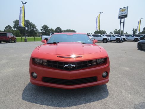 Used 2010 Chevrolet Camaro SS w/ RS Package RWD image 4