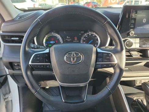 Used 2022 Toyota Highlander Bronze Edition image 24