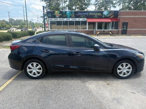 Used 2017 MAZDA MAZDA3 Sport FWD image 6