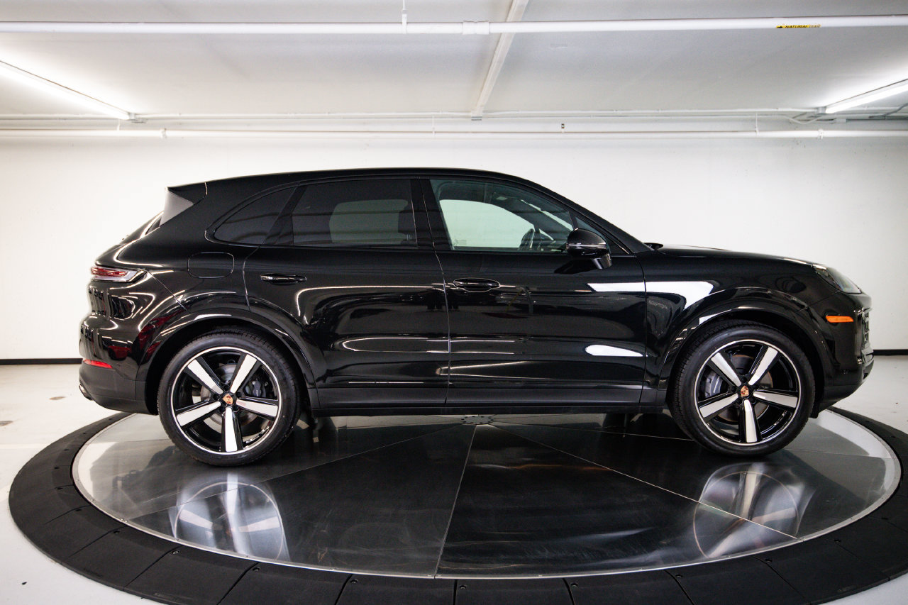 Certified 2026 Porsche Cayenne AWD/4WD image 8