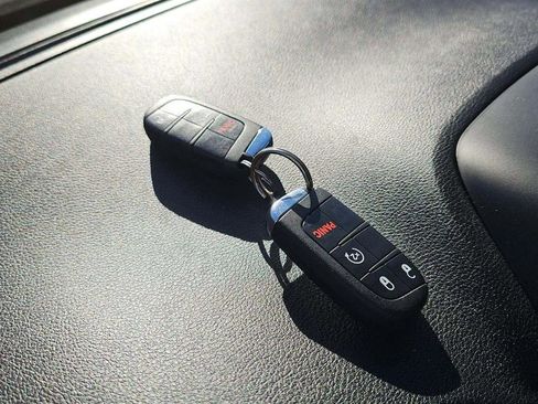 Used 2022 Jeep Renegade Trailhawk image 18