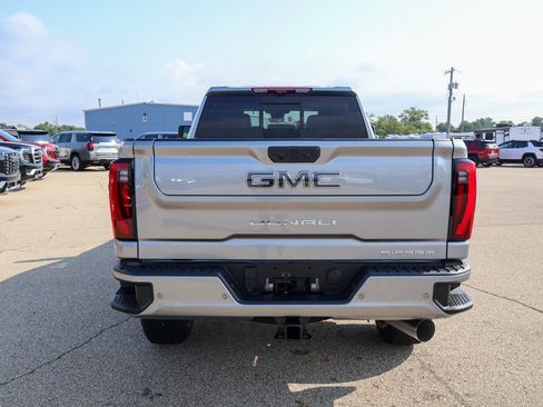 New 2026 GMC Sierra 3500 Denali Ultimate w/ LPO, Black Badging Package AWD/4WD image 4