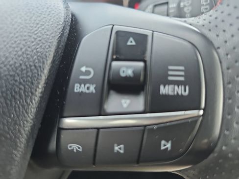 Used 2025 Ford Escape ST-Line Select AWD/4WD image 18