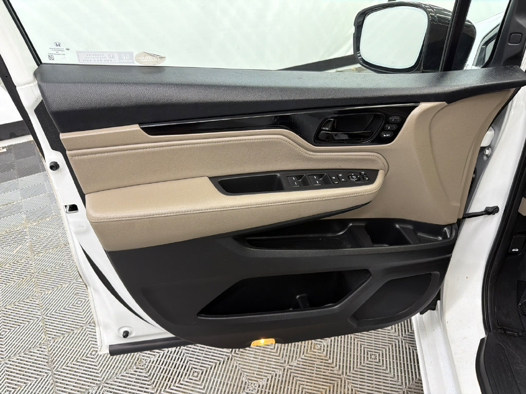 Used 2022 Honda Odyssey Elite image 11