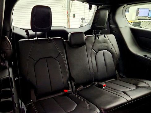 Used 2025 Chrysler Pacifica Select FWD image 22