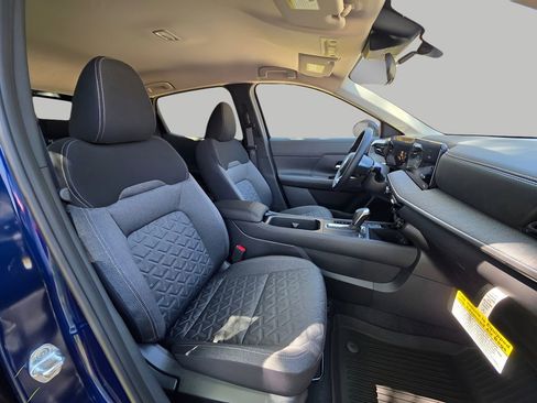 New 2026 Nissan Kicks SV w/ Charging Package FWD image 10