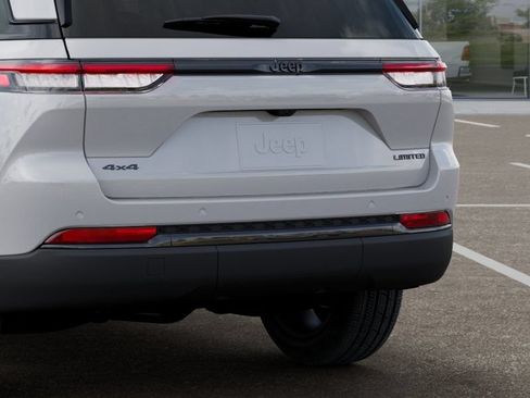 New 2025 Jeep Grand Cherokee Limited w/ Black Appearance Package AWD/4WD image 14