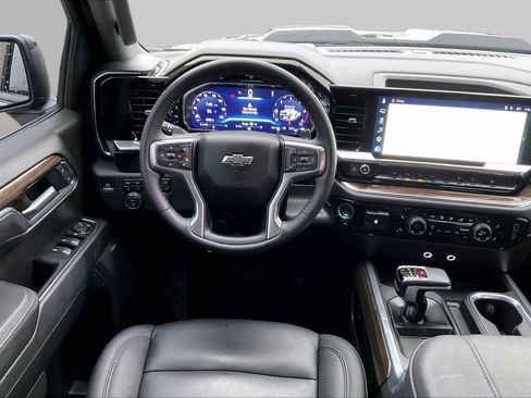 Used 2025 Chevrolet Silverado 1500 LT Trail Boss w/ Convenience Package II AWD/4WD image 11