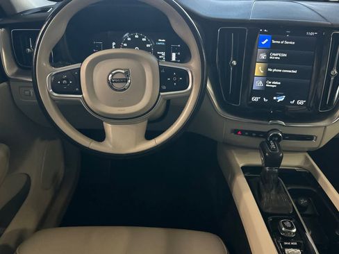 Used 2019 Volvo XC60 T5 Momentum w/ Advanced Package FWD image 15