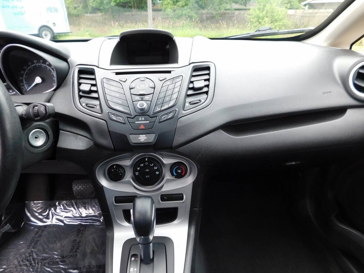 Used 2016 Ford Fiesta SE FWD image 7