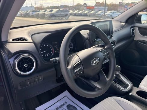 Used 2022 Hyundai Kona SEL image 13