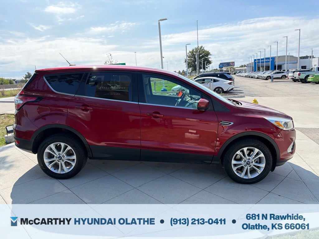 Used 2017 Ford Escape SE w/ SE Cold Weather Package AWD/4WD image 16
