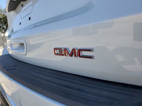 New 2026 GMC Yukon XL Denali image 7