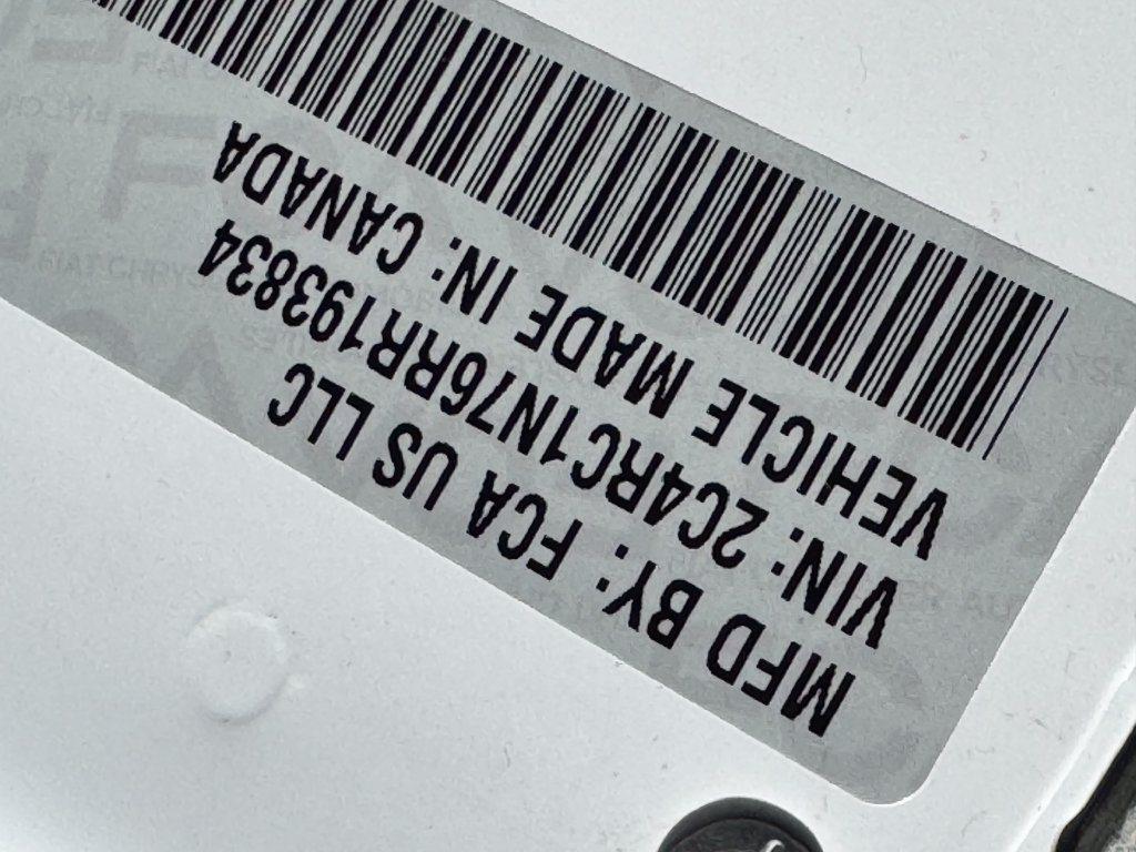Used 2024 Chrysler Pacifica Pinnacle FWD image 39