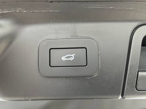 Used 2023 Land Rover Range Rover Velar R-Dynamic S AWD/4WD image 27