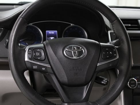 Used 2017 Toyota Camry XLE image 7