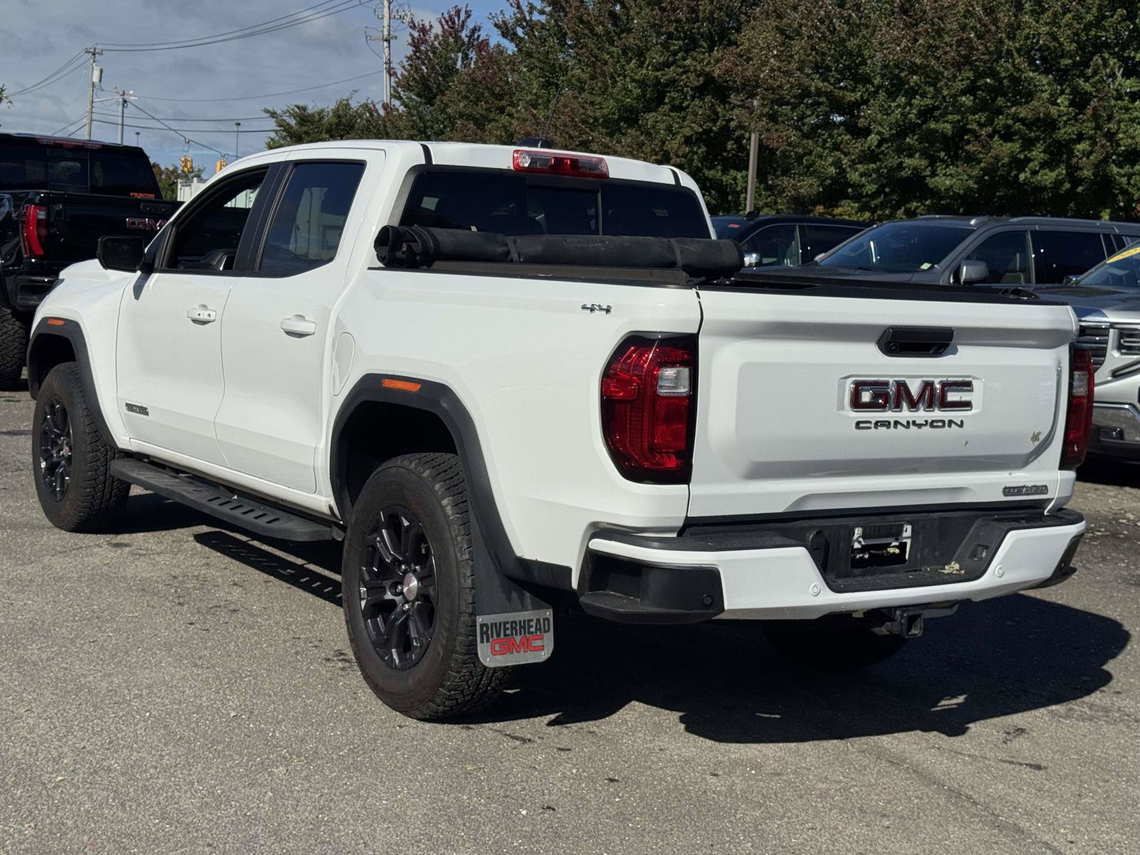 Used 2024 GMC Canyon Elevation w/ Elevation Premium Package AWD/4WD image 4