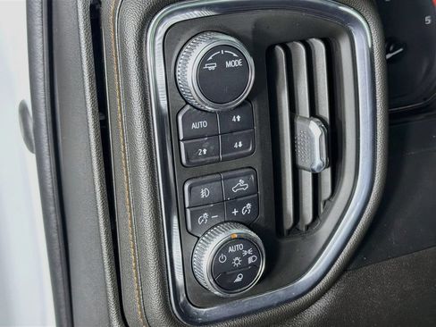 Used 2022 GMC Sierra 2500 AT4 w/ AT4 Preferred Package AWD/4WD image 10