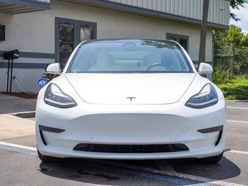 Used 2020 Tesla Model 3 Standard Range RWD image 2