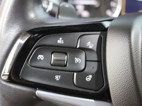 Used 2023 Buick Enclave Essence w/ Sport Touring Edition AWD/4WD image 16