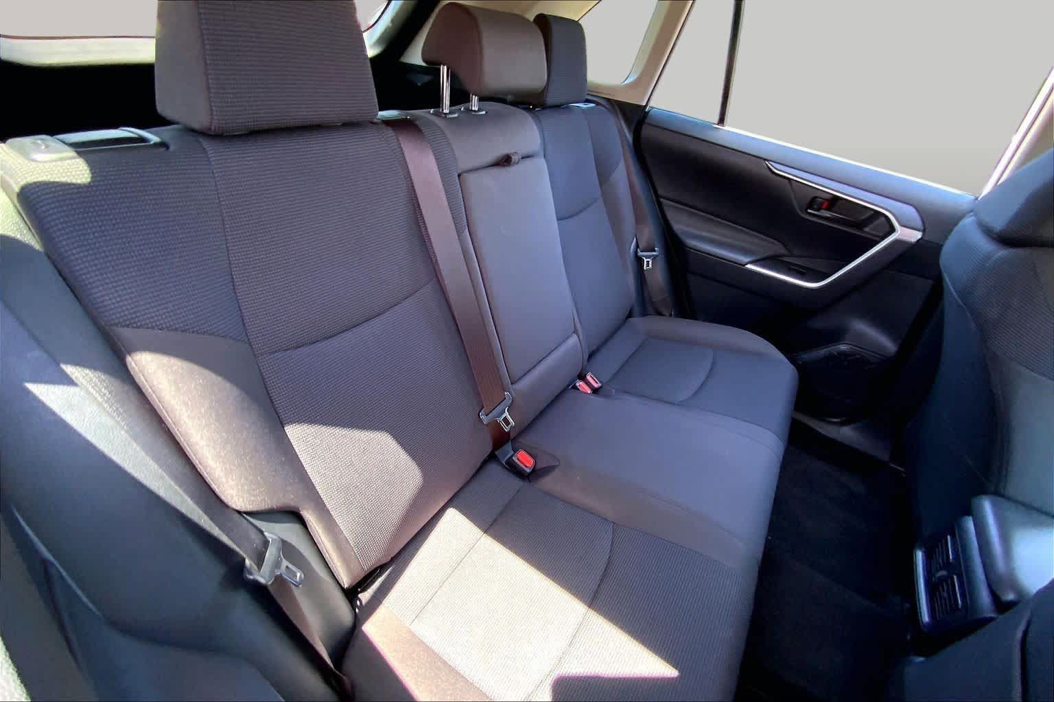 Used 2025 Toyota RAV4 LE AWD/4WD image 19