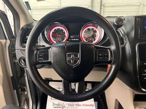 Used 2012 Dodge Grand Caravan SXT image 36