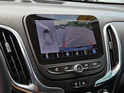 Used 2023 Chevrolet Equinox LT AWD/4WD image 17