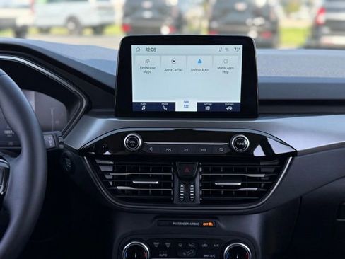 Used 2025 Ford Escape Active w/ Cold Weather Package AWD/4WD image 14