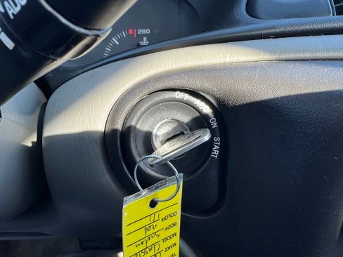 Used 2005 Chevrolet Malibu Classic image 21