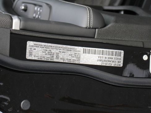 New 2025 Jeep Grand Cherokee L Limited w/ Black Appearance Package image 46