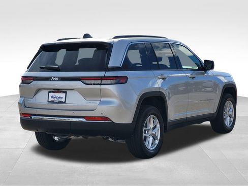 New 2026 Jeep Grand Cherokee Laredo image 5