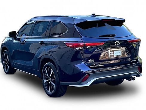 Used 2021 Toyota Highlander XSE AWD/4WD image 12