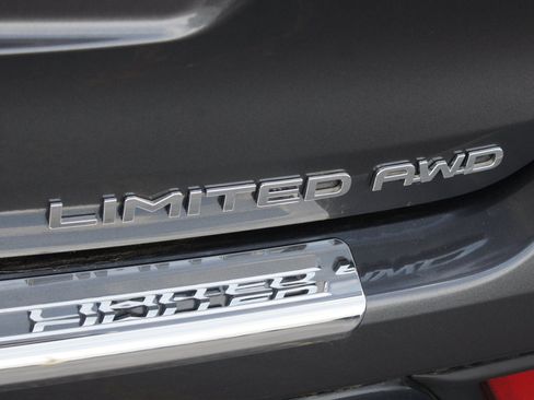 Used 2025 Toyota Highlander Limited AWD/4WD image 20