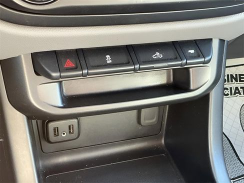 Used 2022 Chevrolet Colorado W/T w/ Custom Special Edition image 29