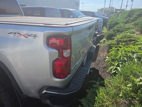 Used 2022 Chevrolet Silverado 2500 LT w/ Convenience Package AWD/4WD image 7