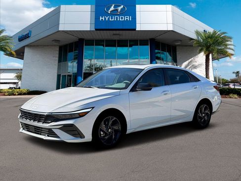 New 2026 Hyundai Elantra SEL Sport Premium FWD image 2