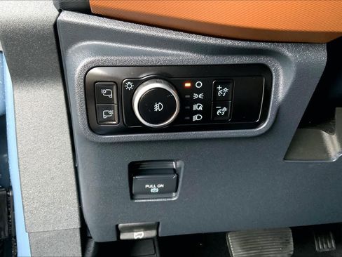 Used 2024 Ford Bronco Outer Banks AWD/4WD image 30