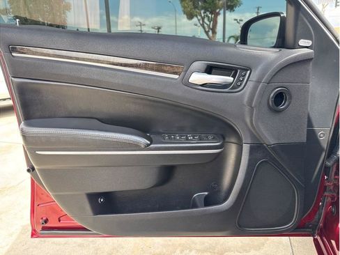 Used 2017 Chrysler 300 C w/ Safetytec Plus Group RWD image 14