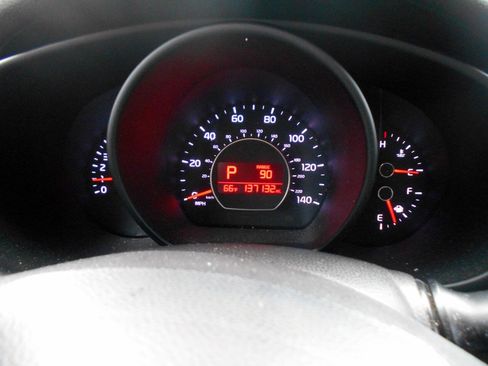 Used 2015 Kia Soul + image 16