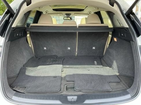 Used 2019 INFINITI QX50 Luxe w/ Navigation Package FWD image 18