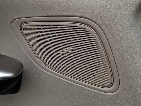 Used 2025 Mercedes-Benz GLC 300 4MATIC image 21